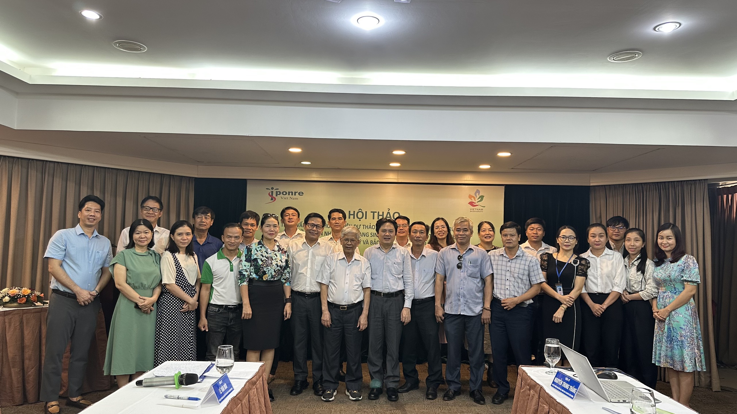 Hội[-]thảo[-]Tham[-]vấn[-]góp[-]ý[-]hoàn[-]thiện[-]dự[-]thảo[-]"Đề[-]án[-]quản[-]lý[-]bảo[-]vệ[-]môi[-]trường[-]bảo[-]tồn[-]thiên[-]nhiên[-]và[-]đa[-]dạng[-]sinh[-]học[-]tại[-]các[-]di[-]sản[-]thiên[-]nhiên"[-]